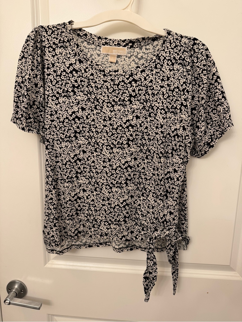 Michael Kors Black & White Floral Tie-Hem Short Sleeve Top